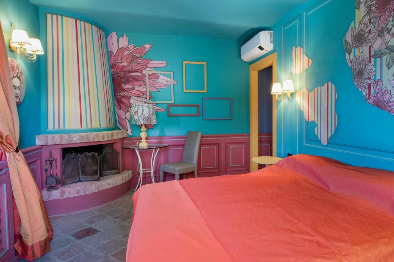 Segnavento -Rooms And Suites- Manta Exteriér fotografie