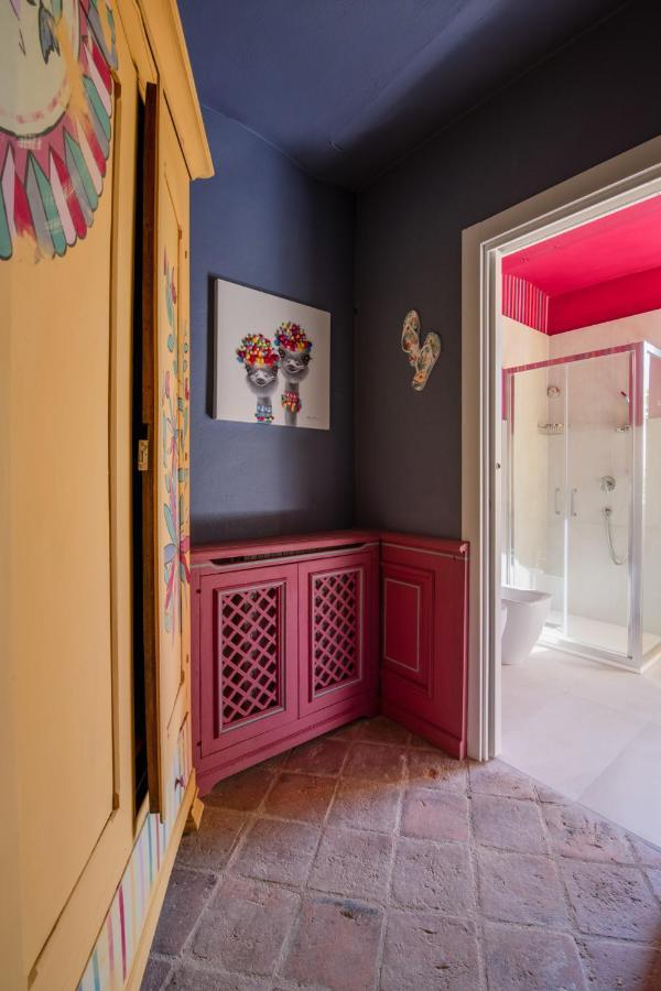 Segnavento -Rooms And Suites- Manta Exteriér fotografie